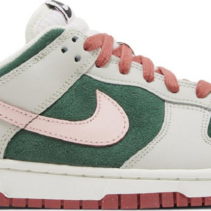 Men's Nike SB Dunk Low All Petals United Shoes