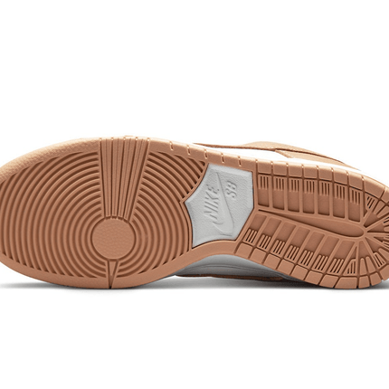 Men's SB Dunk Low Light Cognac Shoes