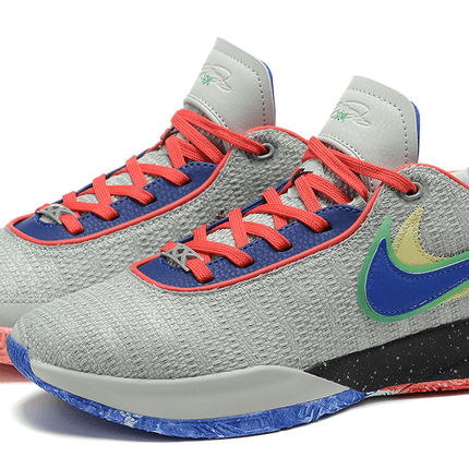 Men's LeBron 20 Nike Lifer Shoes