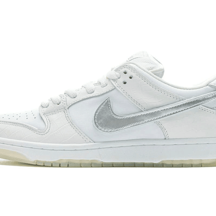 Men's SB Dunk Low Pro OG QS Diamond Supply White Shoes