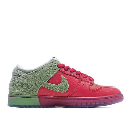 Men's SB Dunk Low Strawberry Cough Shoes