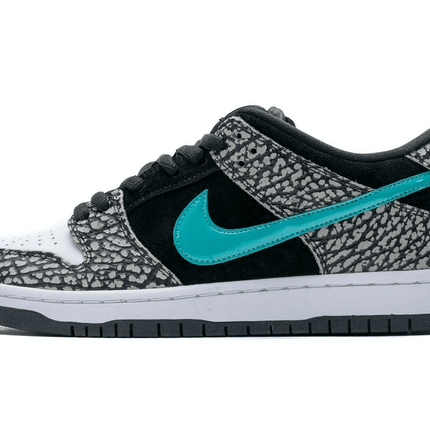 Men's SB Dunk Low Atmos Elephant Shoes