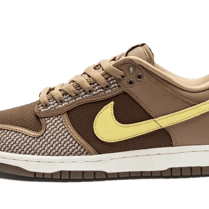 Men's SB Dunk Low x Undefeated Canteen Shoes