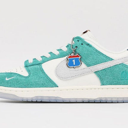 Men's SB Dunk Low Black Guava Ice Shoes