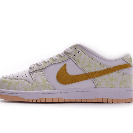 Men's SB Dunk Low Yellow Strike Shoes