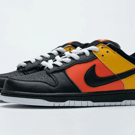 Men's SB Dunk Low Raygun Shoes
