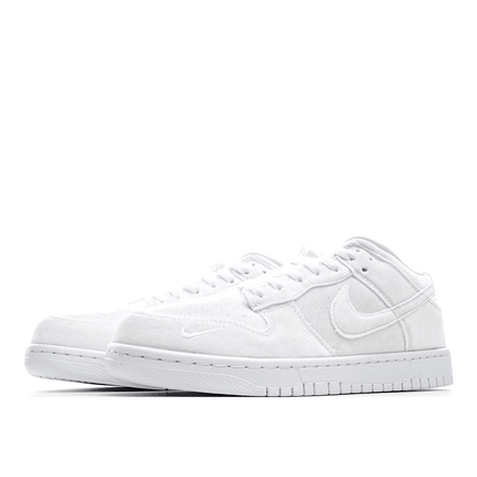 Men's SB Dunk Low x DSM White Shoes