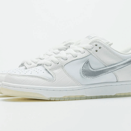 Men's SB Dunk Low Pro OG QS Diamond Supply White Shoes