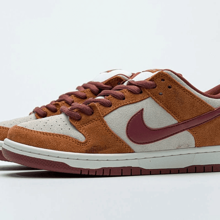 Men's SB Dunk Low Pro Dark Russet Cedar Shoes