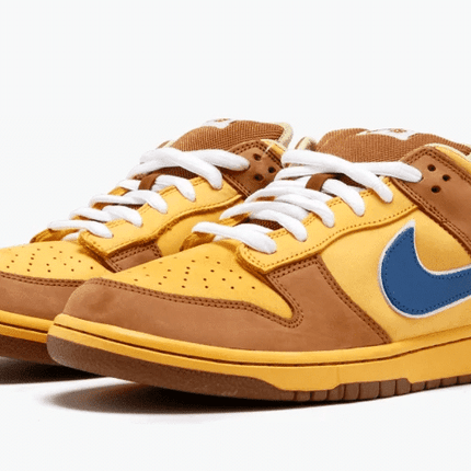 Men's SB Dunk Low Newcastle Brown Shoes