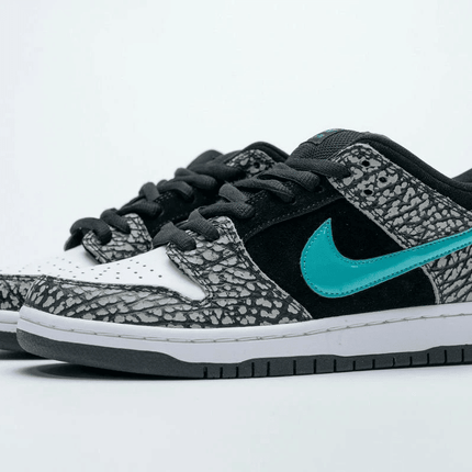 Men's SB Dunk Low Atmos Elephant Shoes