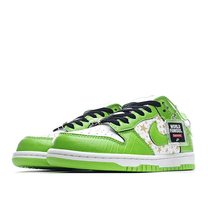 Men's SB Dunk Low x Supreme Green Shoes