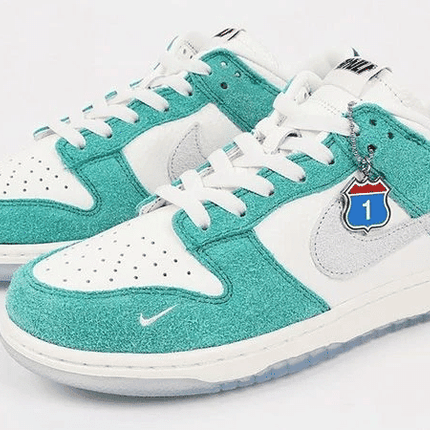 Men's SB Dunk Low Black Guava Ice Shoes