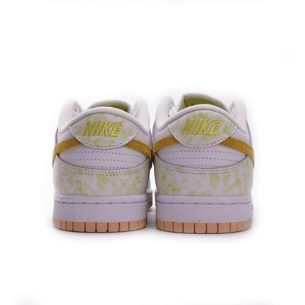 Men's SB Dunk Low Yellow Strike Shoes