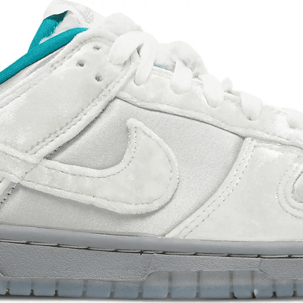 Men's SB Dunk Low Ice Shoes