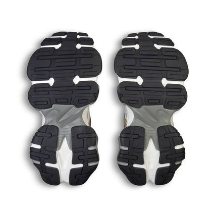 Men's Cargo Sneaker In White Grey