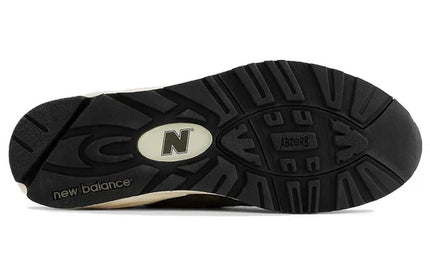 Men's New Balance Teddy Santis x 990v2 Grey Shoes