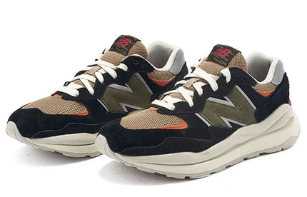 Men's New Balance 57/40 Lunar New Year - Black Poppy Shoes