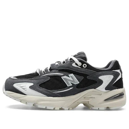 Men's New Balance 725 Black White Silver Shoes
