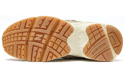 Men's New Balance 725 Cream Shoes