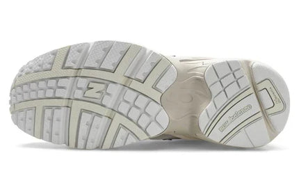 Men's New Balance 725 Grey White Shoes