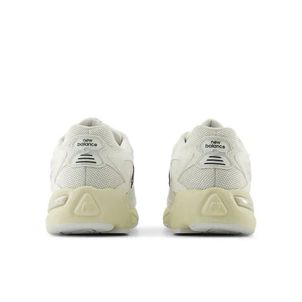 Men's New Balance 725 Sea Salt Phantom Bone Shoes
