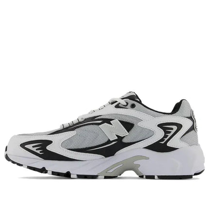 Men's New Balance 725 White Black Shoes