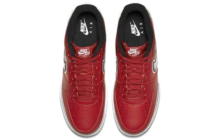 Men's Air Force 1 '07 Bulls Shoes