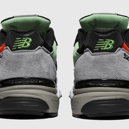 Men's New Balance 920 Black Grey Mint Shoes