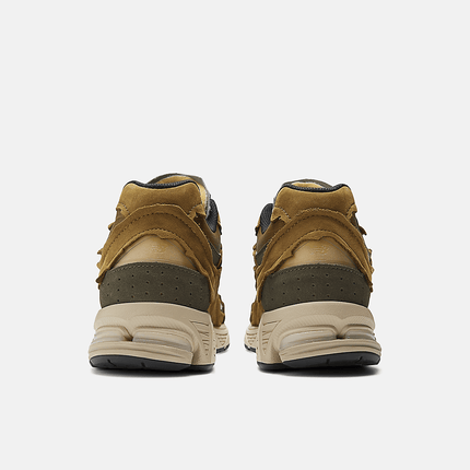 Men's New Balance 2002R High Desert Shoes