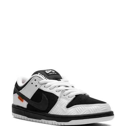 Men's  Nike SB Dunk Low x TIGHTBOOTH Shoes