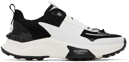 Men's Valentino Garavani Baskets True Act Black & White Sneakers