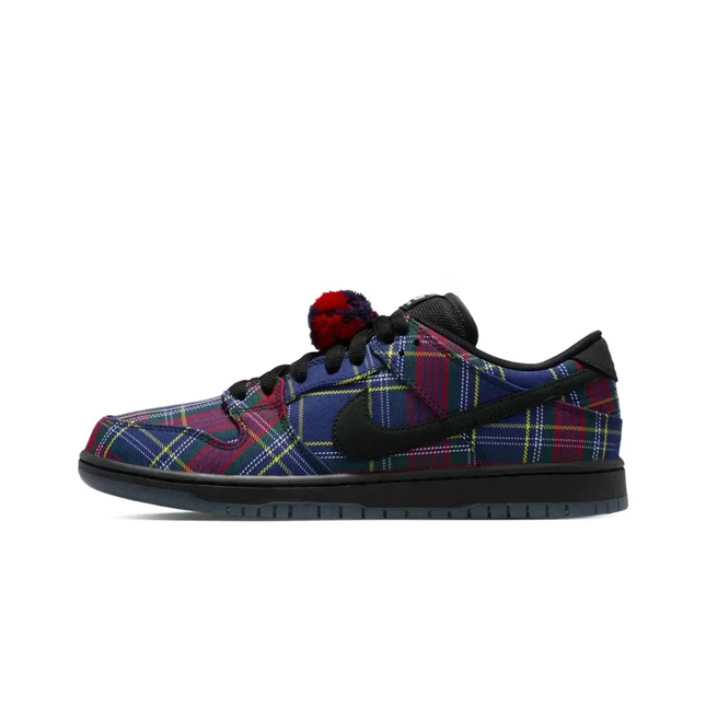 Men's Nardwuar x Nike Dunk SB Low Tam O Shanter Hat Shoes