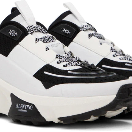 Men's Valentino Garavani Baskets True Act Black & White Sneakers