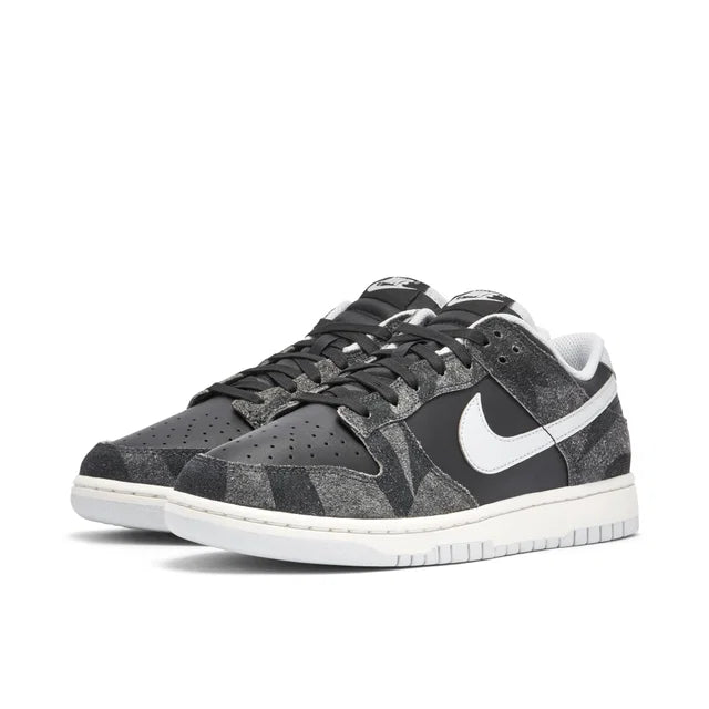 Men's Nike SB Dunk Low Animal Pack Zebra Shoes