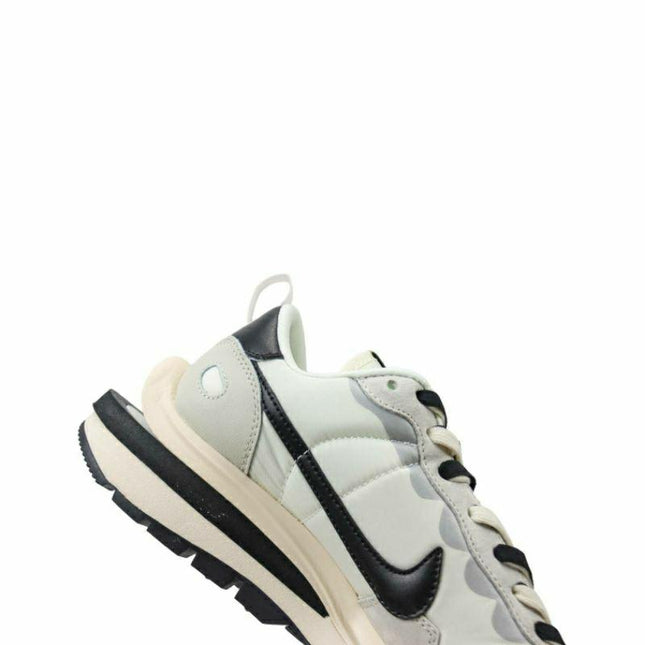 Men's Nike Vaporwaffle x Sacai Black Swoosh Shoes