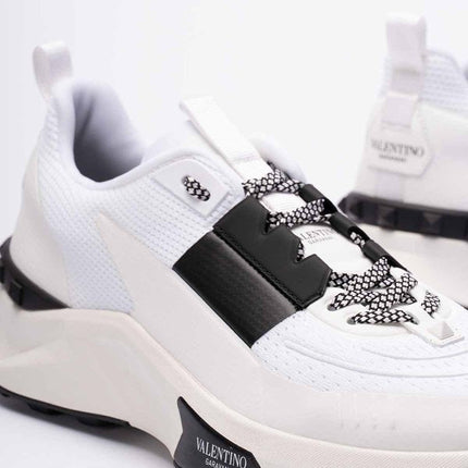 Men's Valentino Garavani Baskets True Act White Sneakers