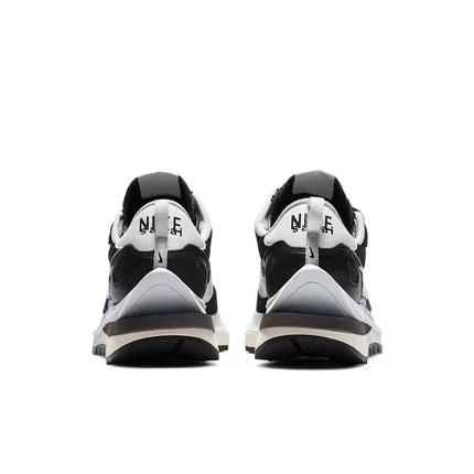 Men's Nike Vaporwaffle Sacai Black White Shoes