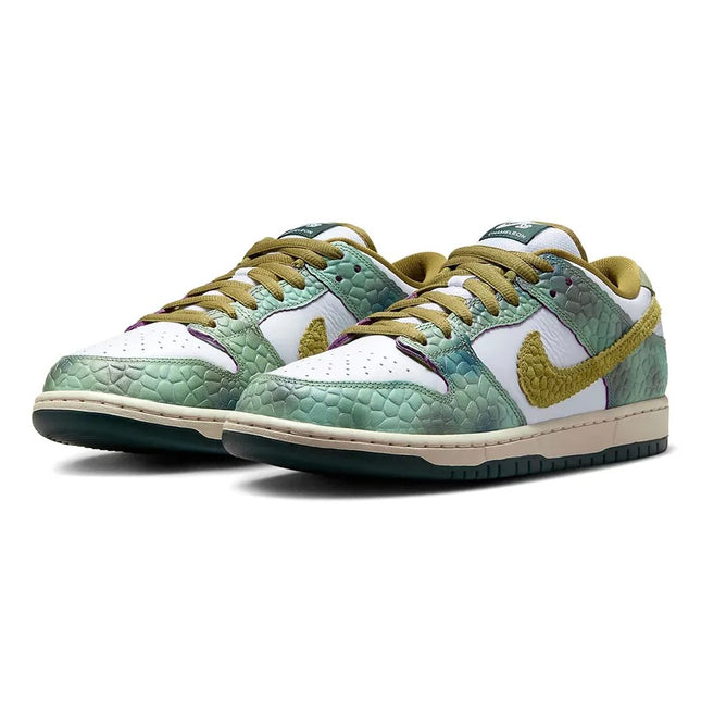Men's Nike SB Dunk Low x Alexis Sablone Chameleon Shoes