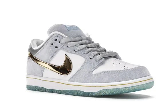 Men's Sean Cliver x Nike Dunk Low SB Holiday Special Shoes