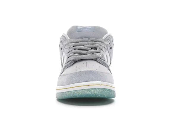 Men's Sean Cliver x Nike Dunk Low SB Holiday Special Shoes
