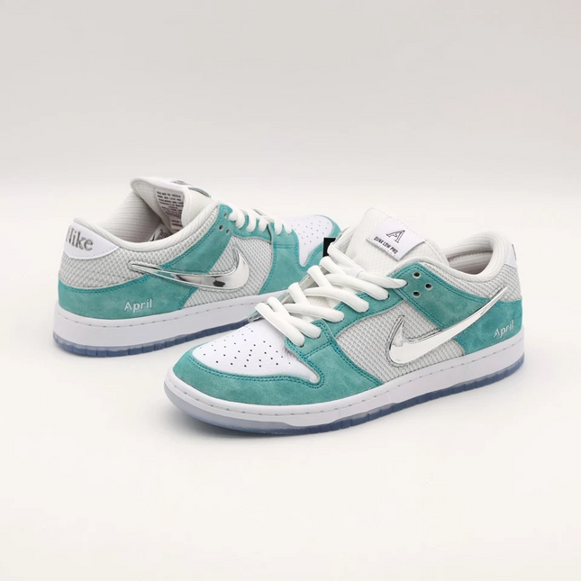 Men's Nike x APRIL SKATEBOARDS SB Dunk Low Turbo Green Shoes